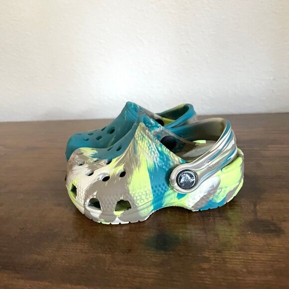 Size 2 / Baby Boy Crocs Sandals - Picture 3 of 6